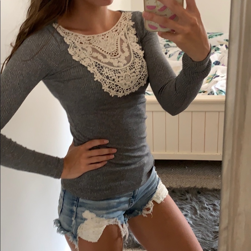 Hollister long sleeve (XS)